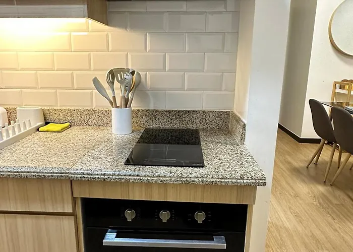 2br With Full Kitchen, Balcony And Wi-fi In Qc Apartamento Manila