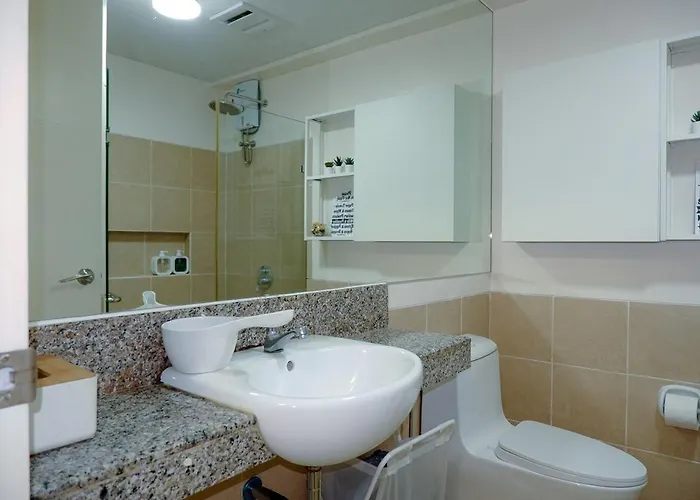 2br With Full Kitchen, Balcony And Wi-fi In Qc