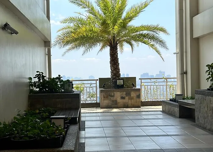 2br With Full Kitchen, Balcony And Wi-fi In Qc *